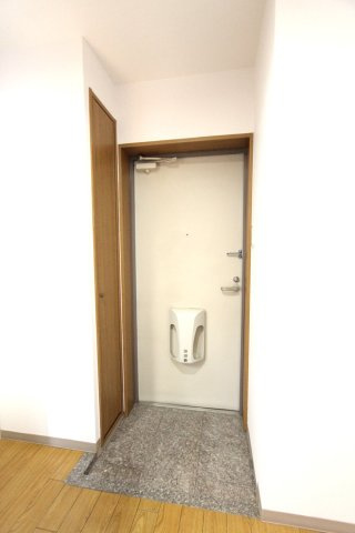スタジオーネの玄関