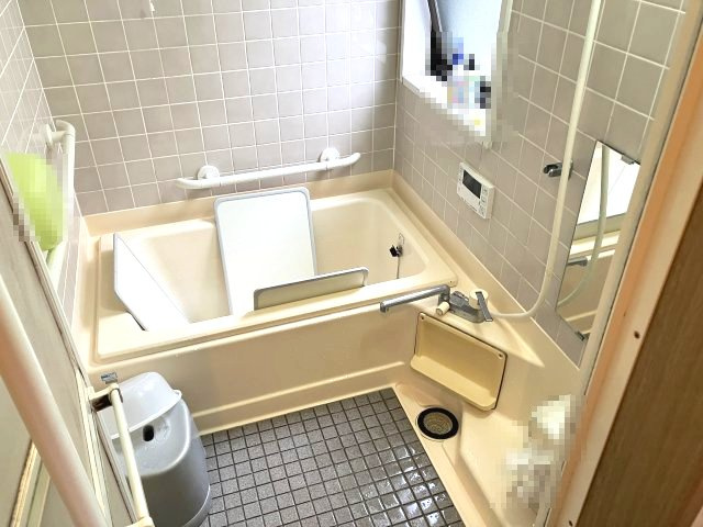 八社宮　中古戸建　6LDKの浴室