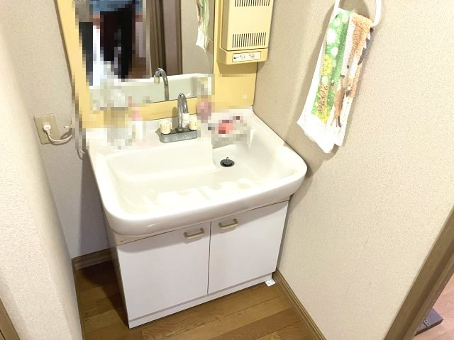 八社宮　中古戸建　6LDKの独立洗面台