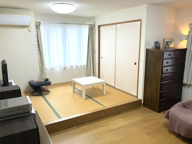 八社宮　中古戸建　6LDKの寝室