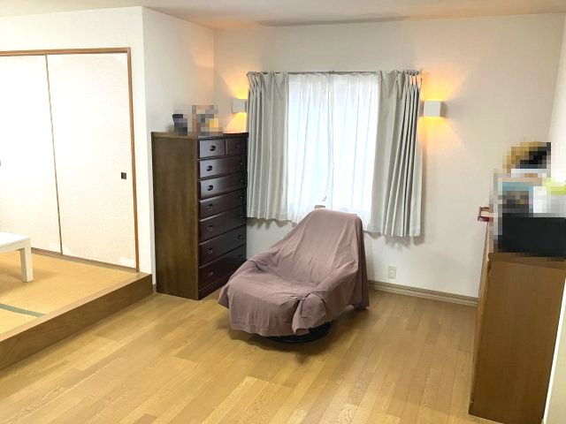 八社宮　中古戸建　6LDKの寝室