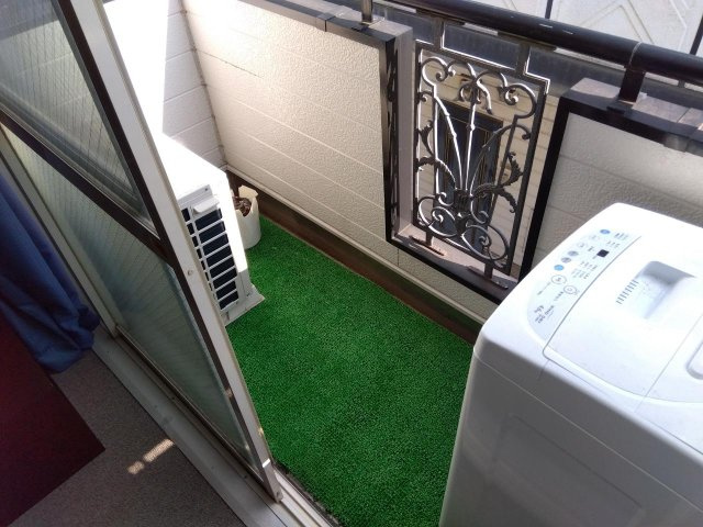加古川市平岡町新在家のアパートのバルコニー