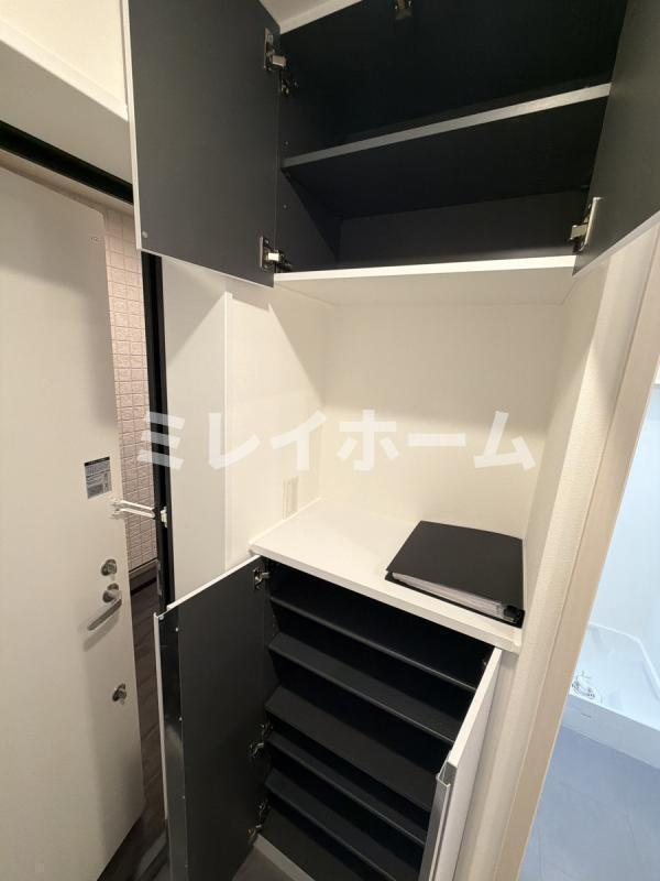 ルネコート大鳥居Ⅳの玄関