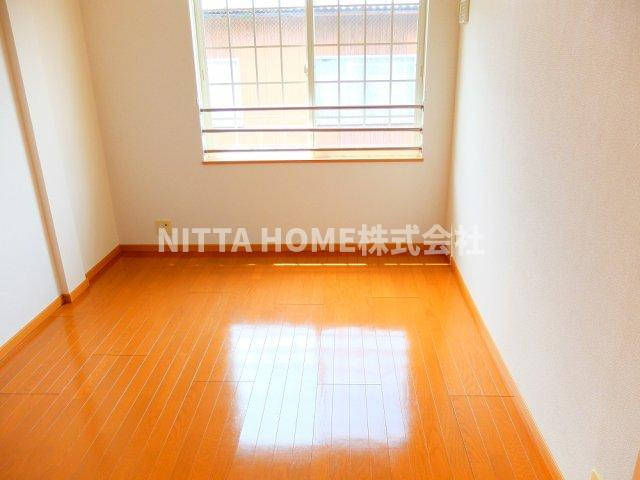 丹波市氷上町横田のアパートの寝室|明るい色のフローリング☆彡