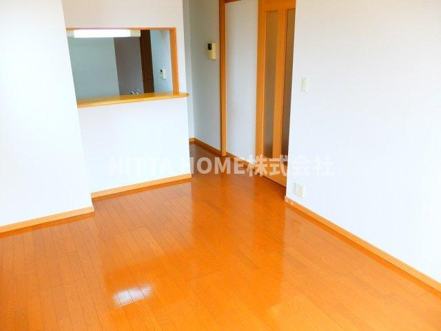 丹波市氷上町横田のアパートの居間・リビング|カウンターキッチン付きです♪