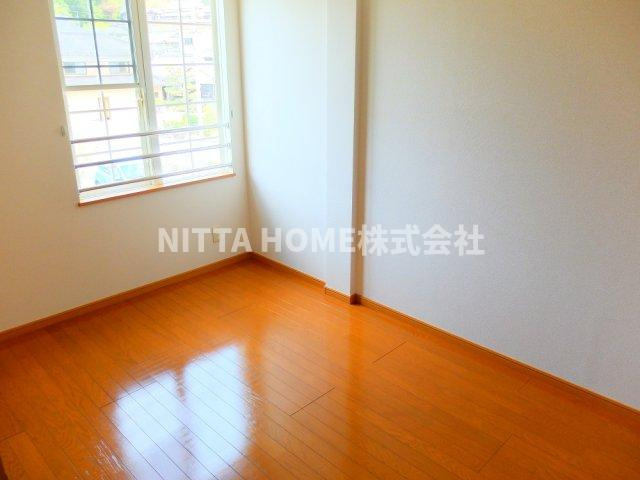 丹波市氷上町横田のアパートの洋室|６帖の洋室が２室にあります♪