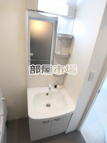 KS入谷EASTの洗面所