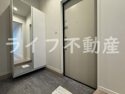 グラン今里NORTH　仲介手数料無料の玄関|ゆったりとした玄関です