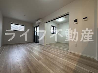 グラン今里NORTH　仲介手数料無料の居間・リビング|使いやすいリビングです