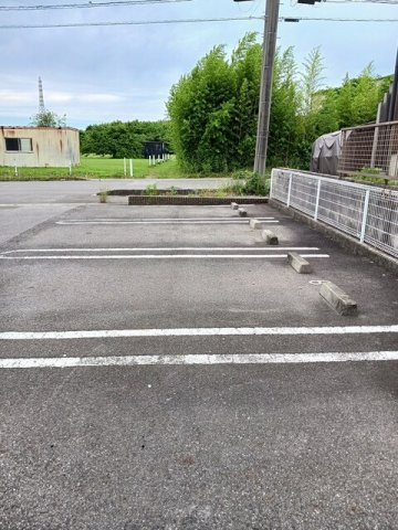 グラース　メゾン　　刈谷市近郊の賃貸はクラスホーム刈谷店の駐車場|駐車場に車を止められます