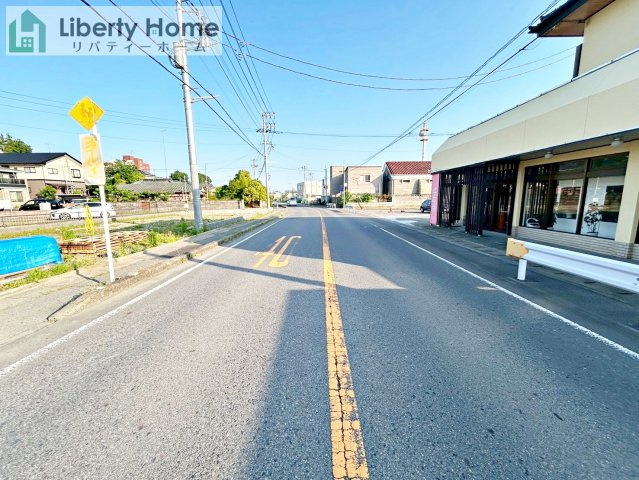 常陸太田市西三町1期　新築戸建　3号棟の前面道路含む現地写真