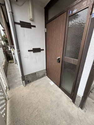 【エントランス】 | 成美町11-7貸家