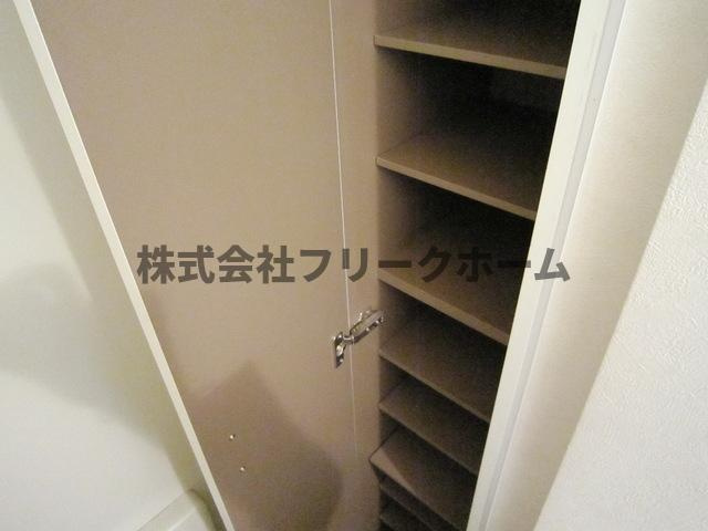 武蔵野市境南町４丁目のアパートの収納