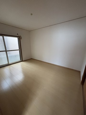 【洋室】 | 成美町10-25貸家