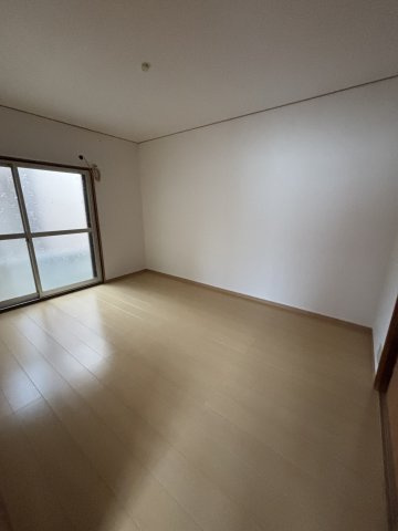 【洋室】 | 成美町10-25貸家