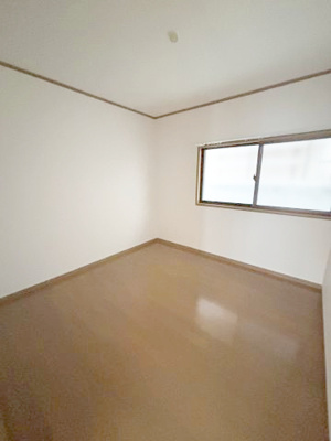 【洋室】 | 成美町10-25貸家
