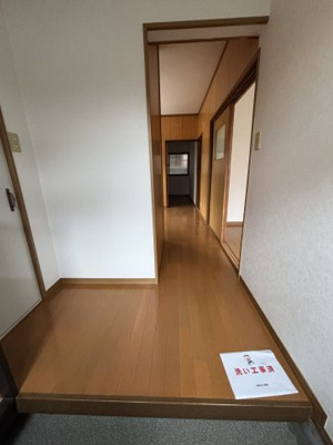 【玄関】 | 成美町10-25貸家