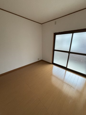 【洋室】 | 成美町10-25貸家