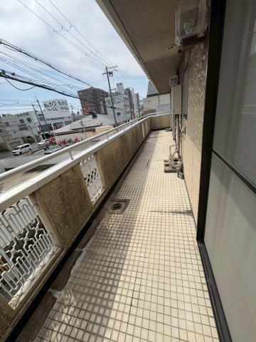 千里丘上貸家のバルコニー