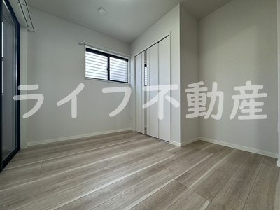 グラン今里NORTH　仲介手数料無料の居間・リビング|こちらの居間で趣味の時間をお楽しみください
