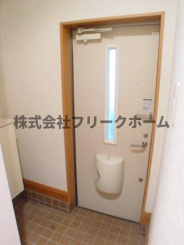 杉並区南荻窪３丁目のアパートの玄関