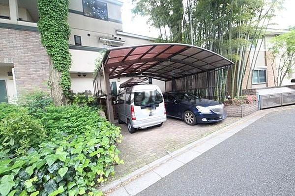 杉並区南荻窪３丁目のアパートの駐車場