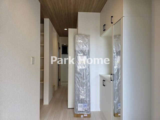 高知市東城山町-3期3棟1- 新築戸建ての玄関