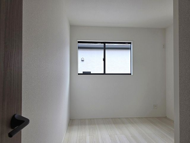 高知市東城山町-3期3棟1- 新築戸建ての洋室|２F:5.25洋室（中）