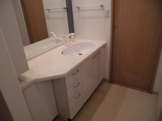 【洗面所】 | サーパス南彦根駅前 | 洗面化粧台　※前回募集時／２０１８年１１月の写真