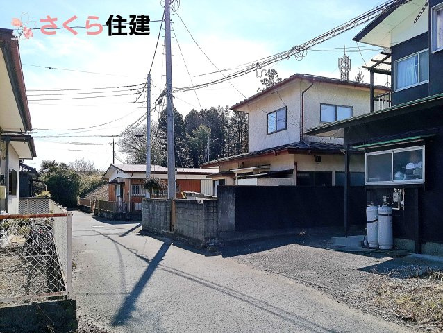 那須塩原市西富山　中古物件の前面道路含む現地写真|前面道路は4ｍです