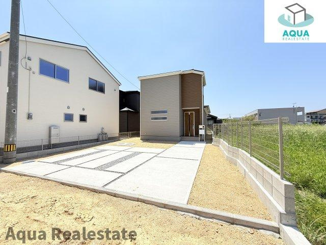 丸亀市川西町南の新築一戸建の前面道路含む現地写真|前面道路含む現地写真です