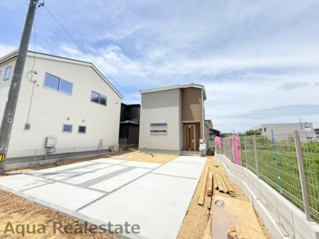 丸亀市川西町南の新築一戸建の前面道路含む現地写真|前面道路含む現地写真です