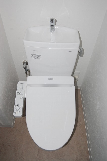 Park Hills弁天町Reveのトイレ