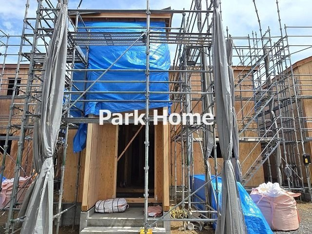 高知市東城山町-3期3棟2- 新築戸建ての外観|2号棟　2026.4月：建築中