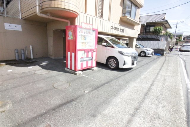 コーポラス大和の駐車場