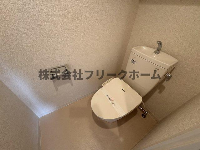 武蔵野市中町２丁目の賃貸マンションのトイレ