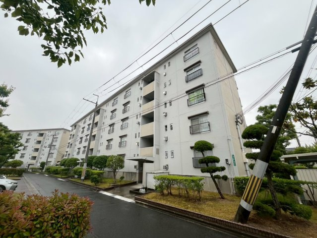富田第二住宅70号棟の外観