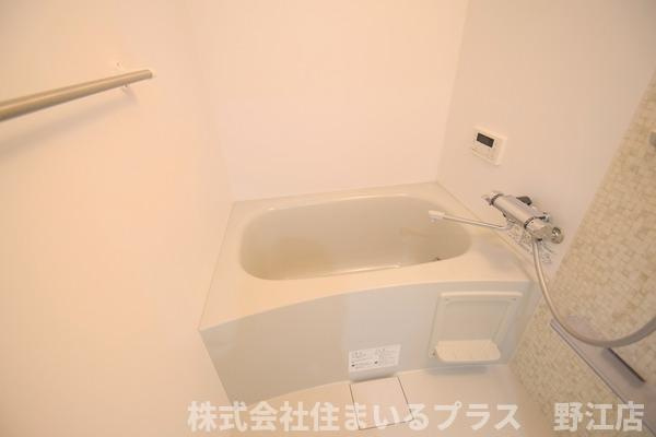 ロータス赤川の浴室