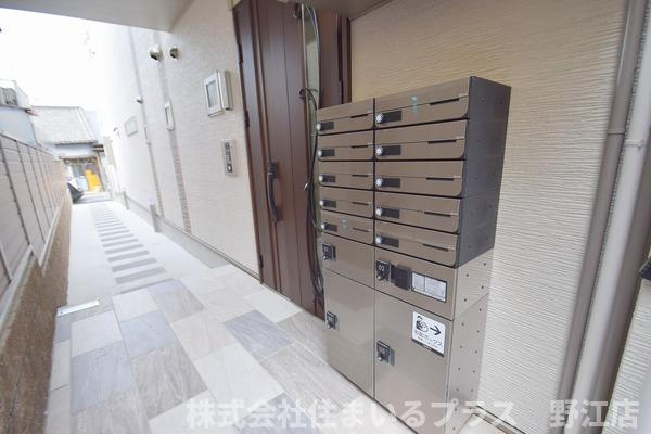 ロータス赤川のエントランス