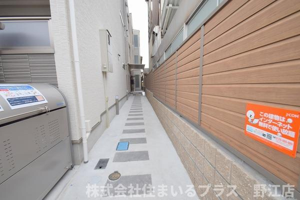 ロータス赤川のエントランス
