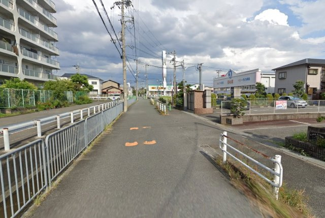 レオパレスプラスパ平田の周辺