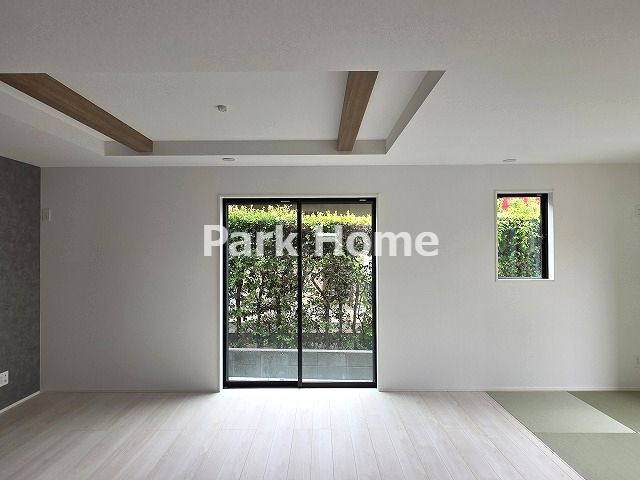 高知市東城山町-3期3棟3- 新築戸建ての居間・リビング|１F16LDK+3帖畳コーナー
