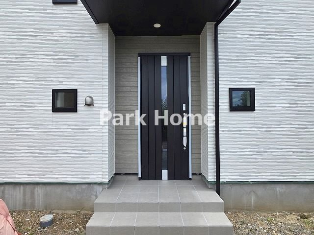 高知市東城山町-3期3棟3- 新築戸建ての玄関
