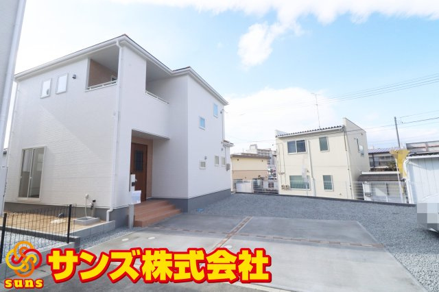 郡山市大槻町字広町　　　１号棟　　　桑野小学校、郡山第６中学区　の外観|南側から見た駐車場を含む外観♪