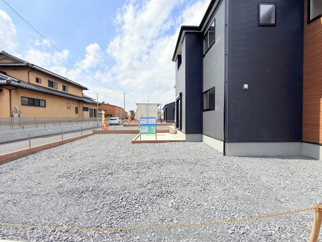 第1常総市相野谷町　新築戸建て　3号棟の駐車場|カースペース並列3台可能♪庭付き！