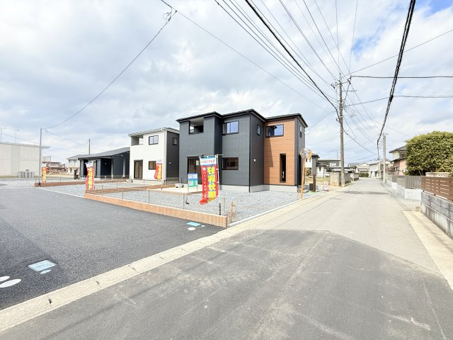 第1常総市相野谷町　新築戸建て　3号棟の前面道路含む現地写真|実際に現地で周辺環境や街並み、近隣のスーパーや通学路の安全性、病院、公園・・・など生活のイメージをご確認ください！