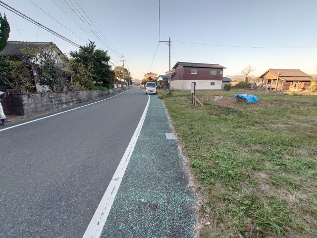 朝倉市中寒水　売り土地の前面道路含む現地写真|前面道路含む現地写真です