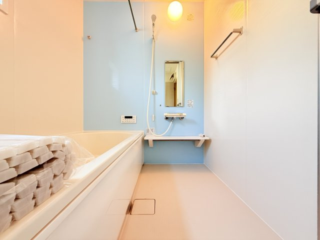 第1常総市相野谷町　新築戸建て　2号棟の浴室|浴室暖房乾燥機付きで冬場のお風呂もあったか快適！乾燥モードを使えば浴室内で洗濯物を乾かせます。