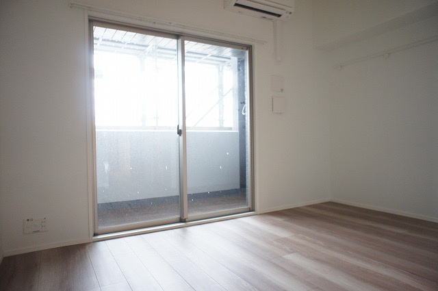新品家具付きマンション築港本町10(KaGood福岡)の居間・リビング
