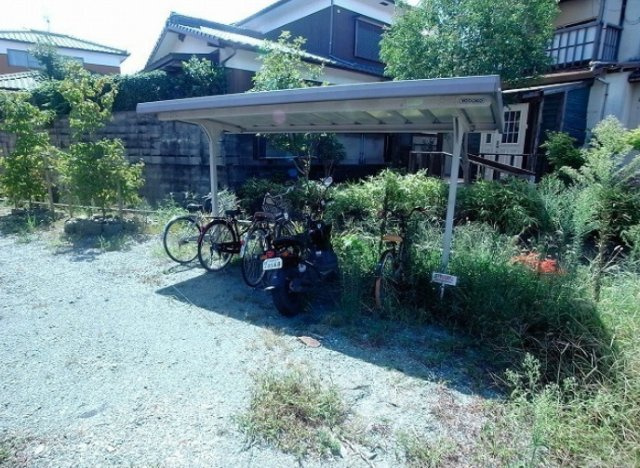 プチクローバー【10,000円キャッシュバック対象物件】の駐車場|カースペースがあります